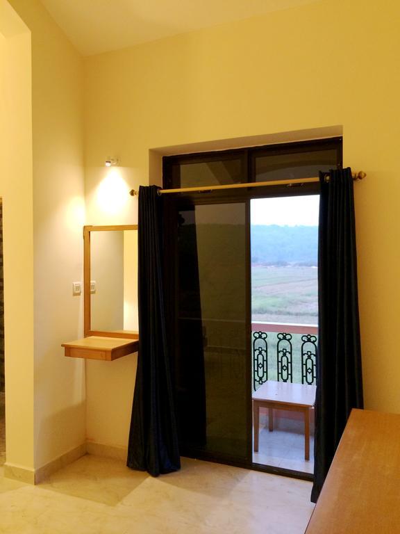 Hotel Lua Nova Calangute Phòng bức ảnh