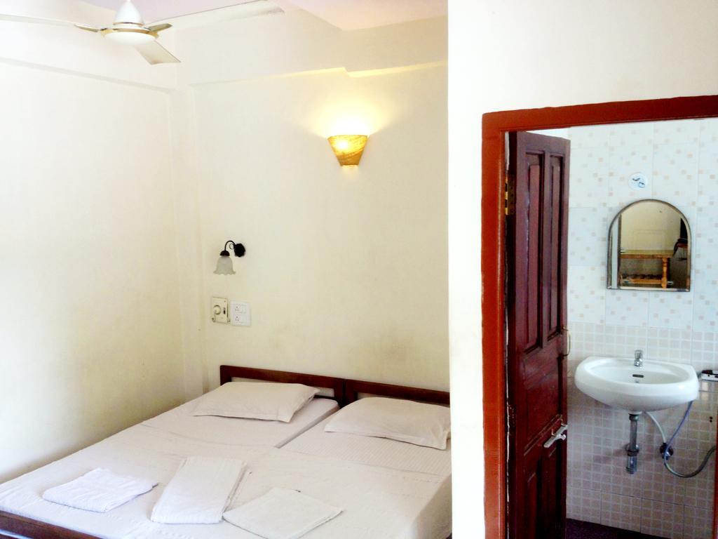 Hotel Lua Nova Calangute Phòng bức ảnh